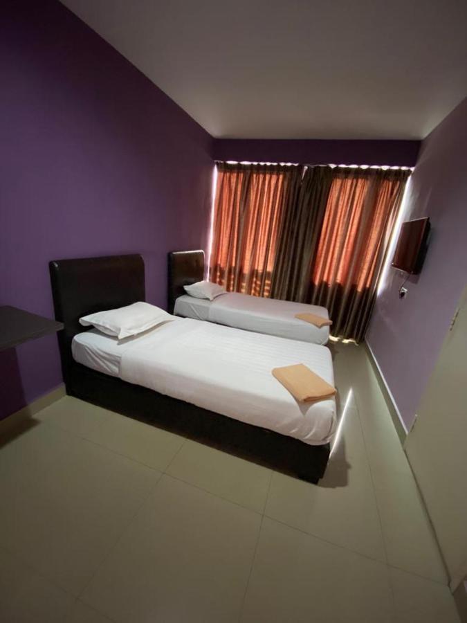 Hotel Zamburger Kota Damansara Exterior foto