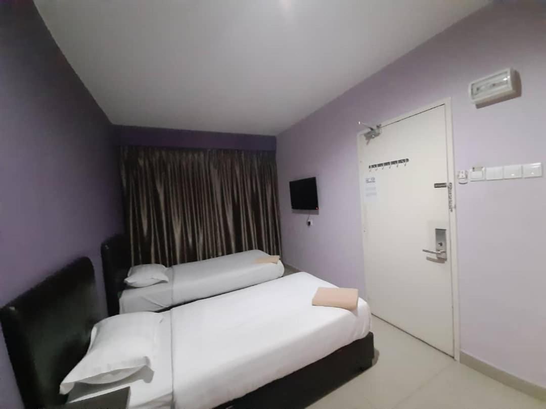 Hotel Zamburger Kota Damansara Exterior foto